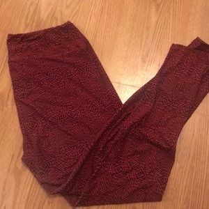 LuLaRoe Tall & Curvy Leggings